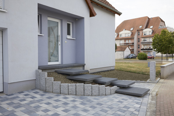 Freitragende Treppe im Außenbereich